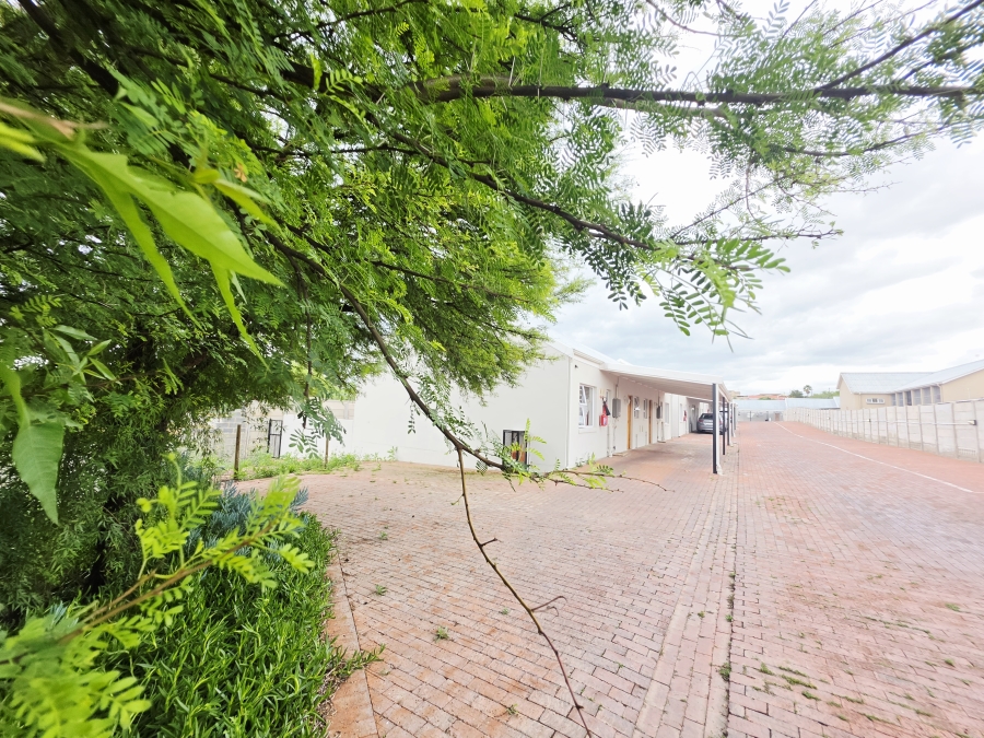 2 Bedroom Property for Sale in Oudtshoorn North Western Cape